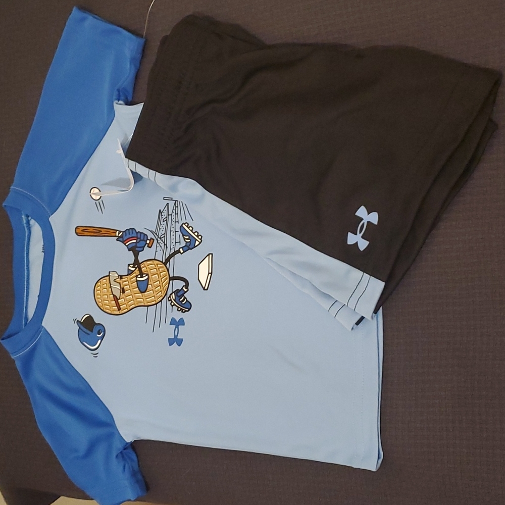 Under Armor  Baby boys size 24 m  set